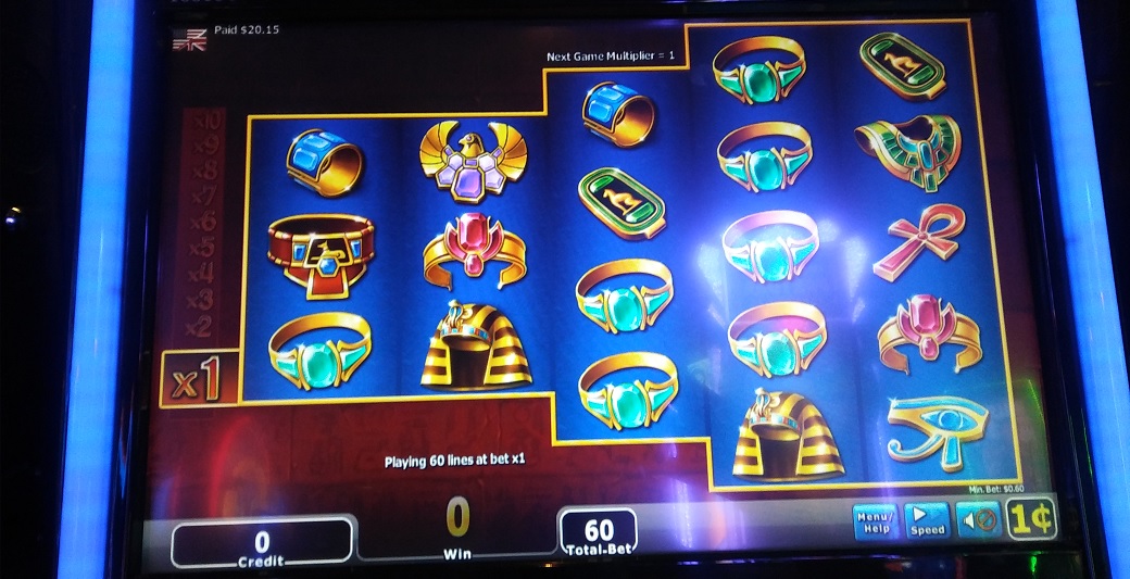 Slot machine screen with Egyptian symbols